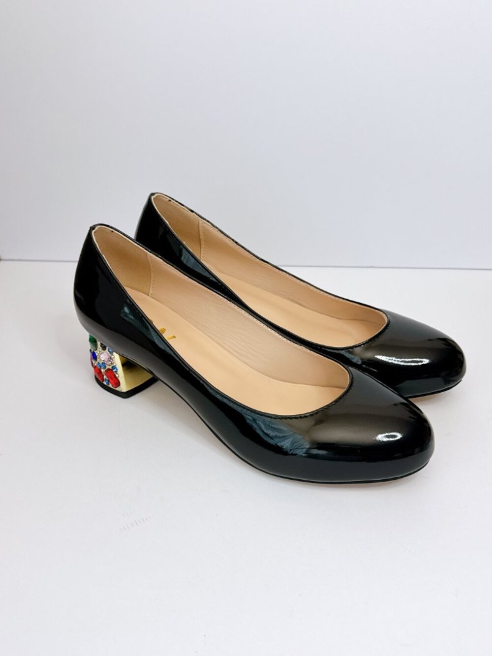 Size 8.5 Women Gem Jeweled Low Heel Pumps Slip On Round Toe miss left